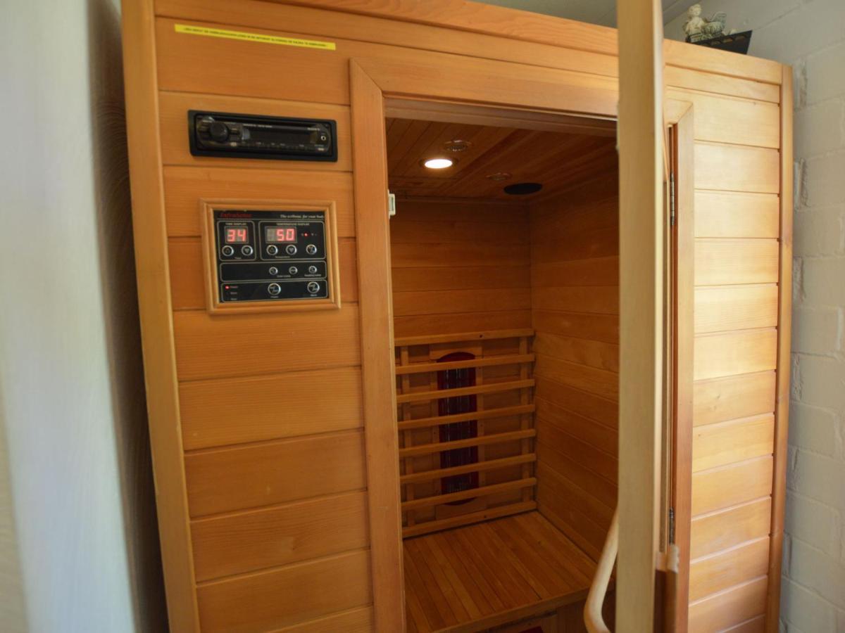 Detached Holiday Home With Sauna Large Garden Stramproy Buitenkant foto